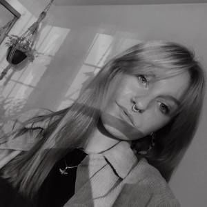 Meet your Posher, Makayla